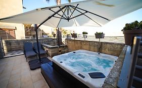 Harbour Views Duplex Maisonette With Jacuzzi Hot Tub